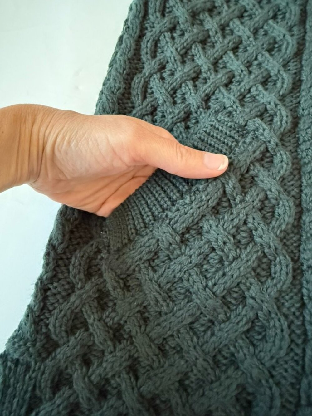 Aran Crafts Womens S 100% Merino Wool Green Vest Sweater Open Chunky Cable Knit - Picture 4 of 5
